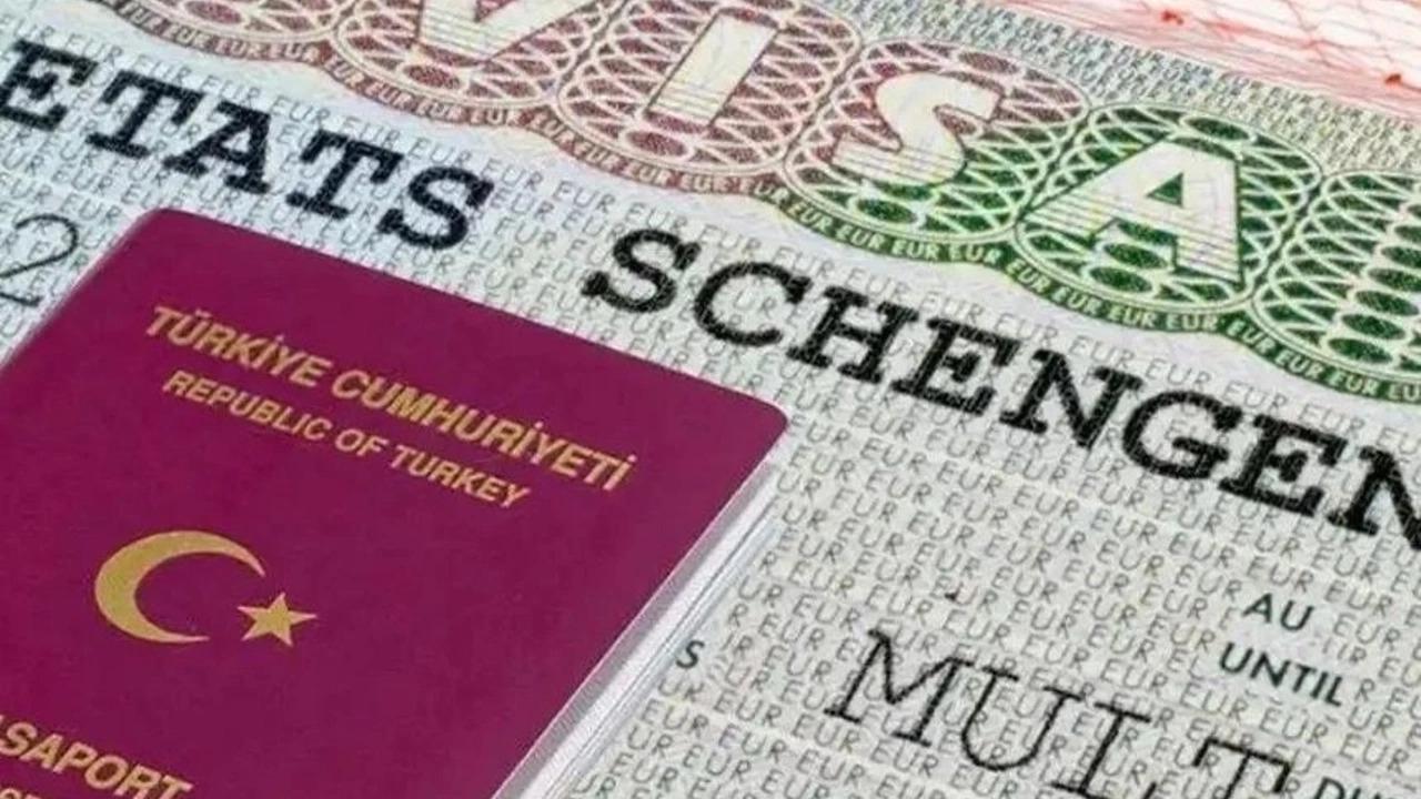 AB Komisyonu raporunda “Türkiye’ye vize kolaylığı” tavsiyesi