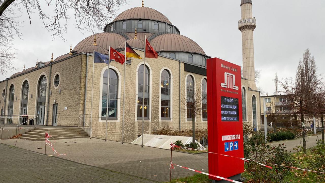 Almanya’da İslamofobi hız kesmiyor! Camilere nefret içerikli mektuplar gönderildi