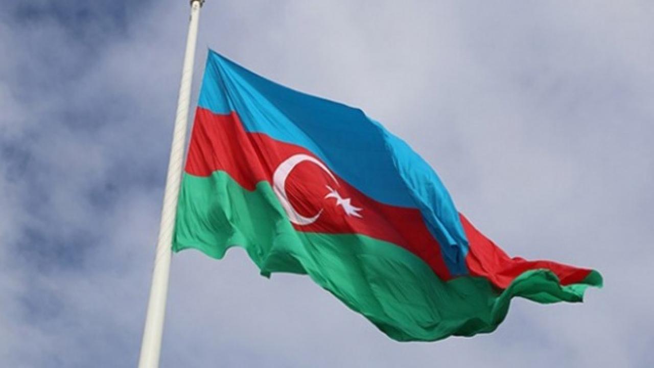 Azerbaycan’dan iki Fransız’ı sınır dışı etme kararı