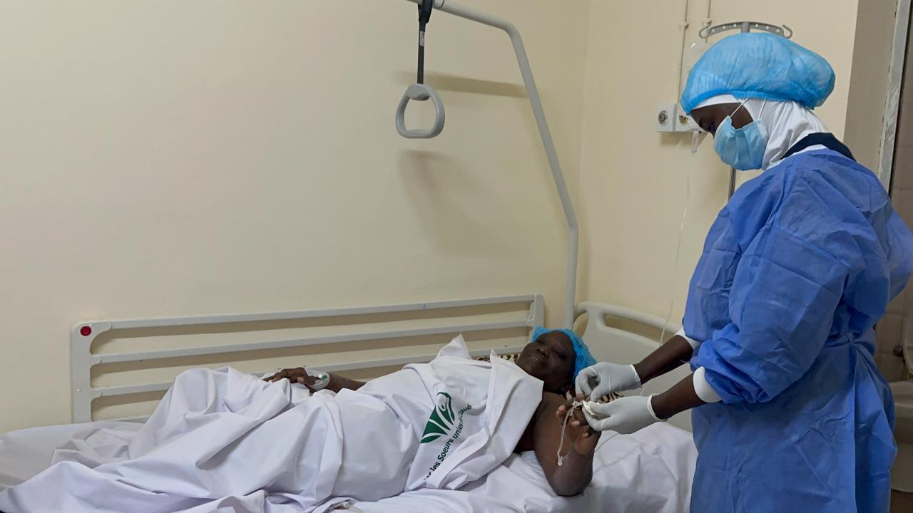 Batı Afrika’daki ilk organ nakli! Türk hekimleri iş başında