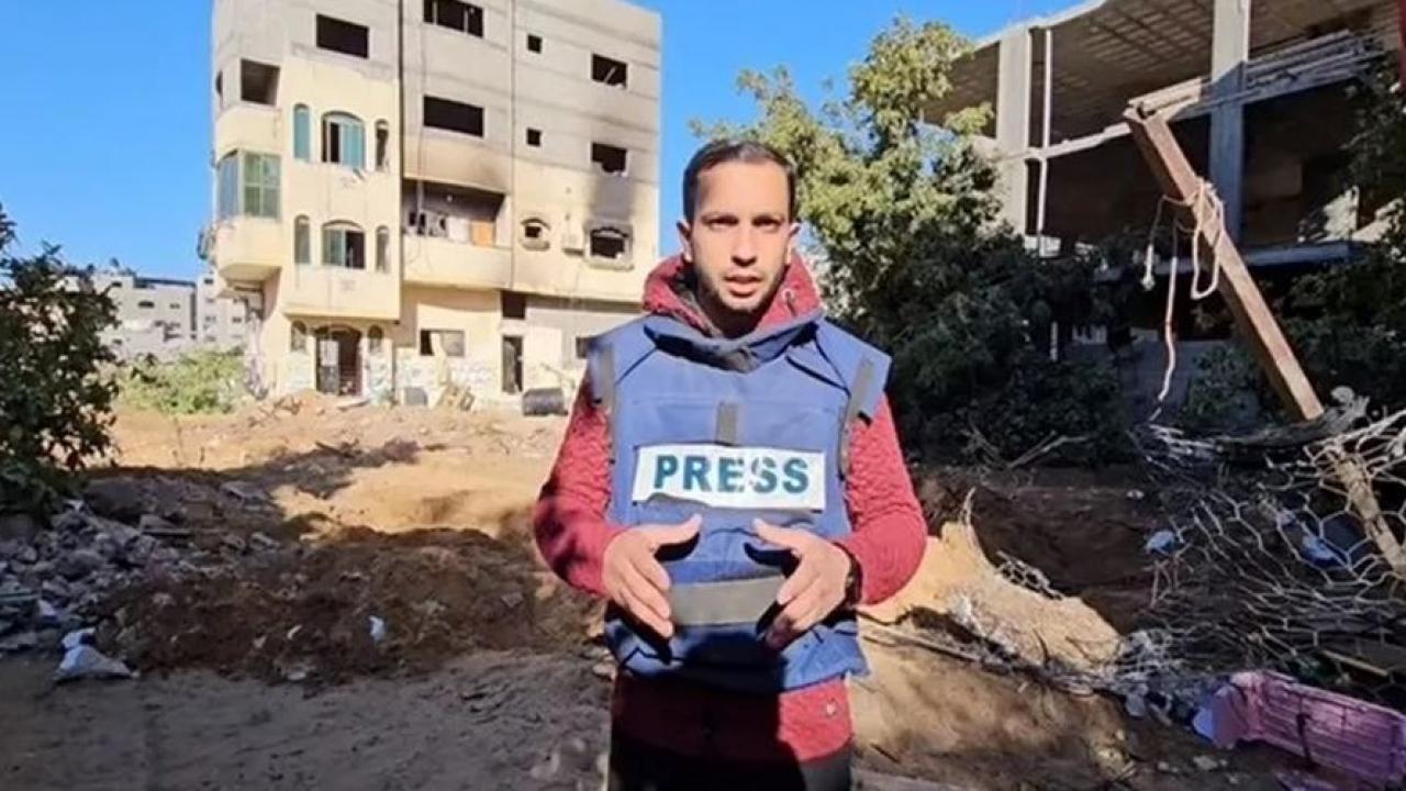 Filistinli gazeteci: “İsrail, Gazze’deki yayınımı durdurmak için evimi bombaladı”