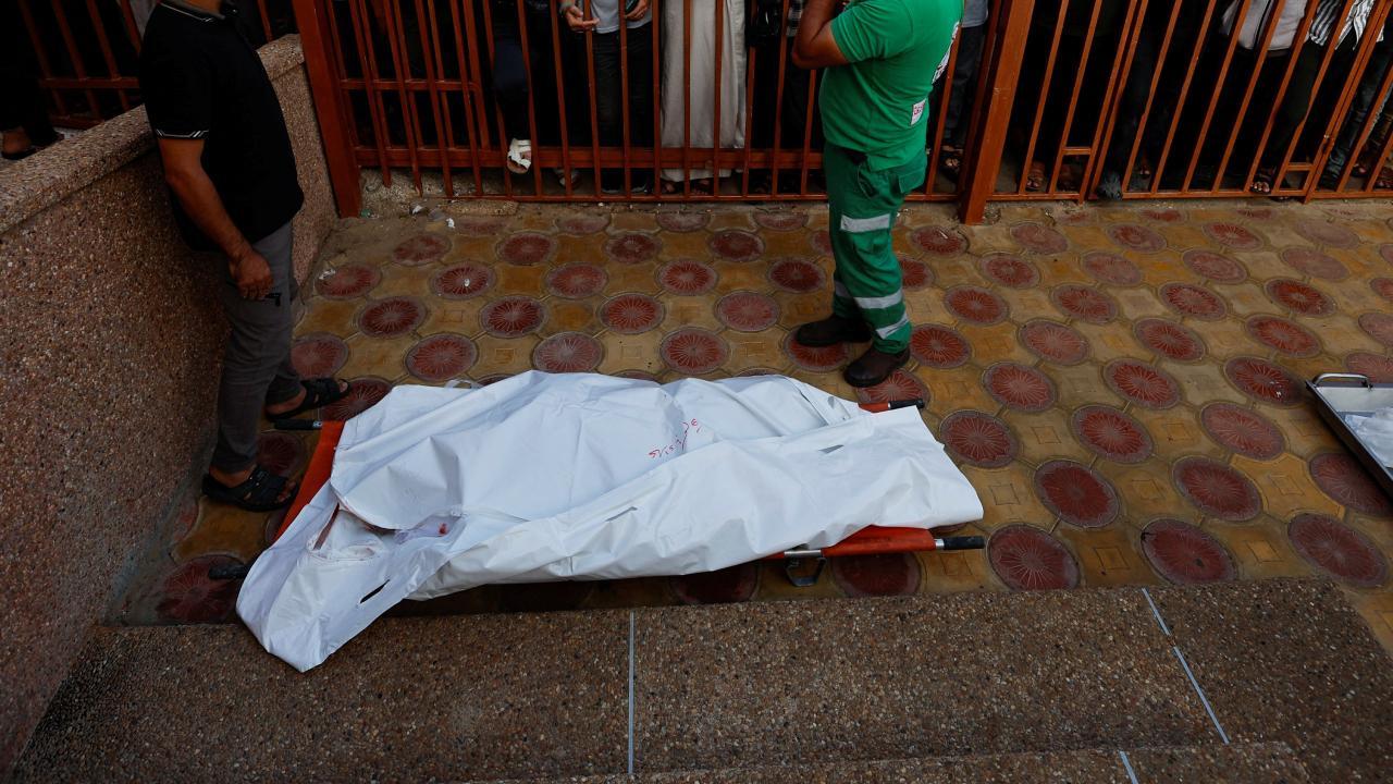 Gazze’deki o hastanede çürümüş bebek cesetleri bulundu